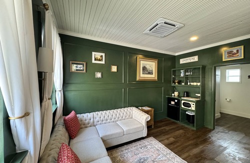 Mount Ida Hotel | The Rockhound Boutique Hotel