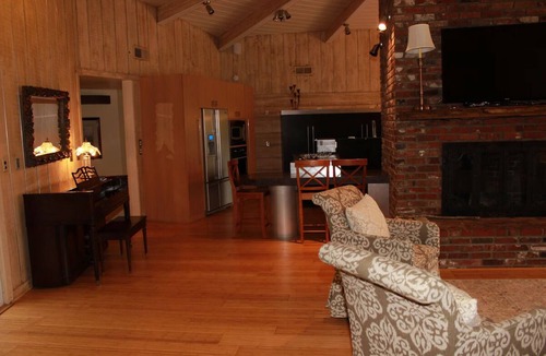 Townsend House | The Round House - Smoky Mountain Vacation on your own private Retreat!
