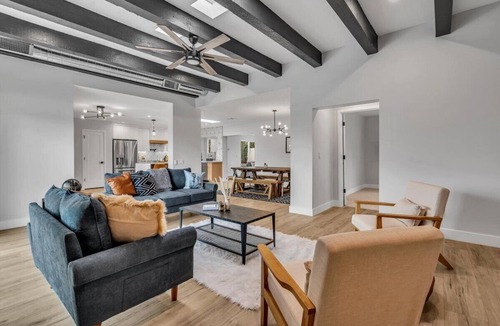Raskin Estates House | 🌵The Saguaro Sanctuary! Relaxing Retreat with Heated Pool! 🌵With Casita!
