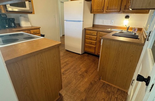 Wilmington House | The Salon- 3 miles from WEC