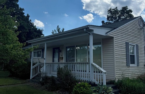 Wilmington House | The Salon- 3 miles from WEC