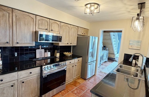 Matagorda House | The Salty Breeze -Beach Front 3-bedroom House in Matagorda Texas