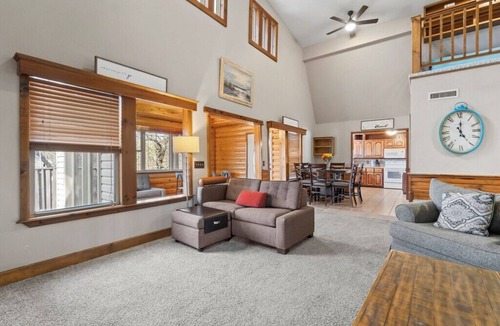 Kansas House | The Sand trap Hideaway