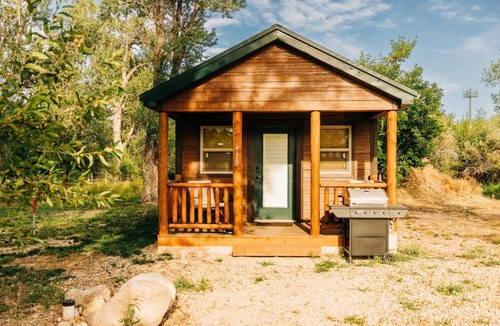 Dayton Villa | The Shire Valley Cottage & Cabin Ranch Retreat