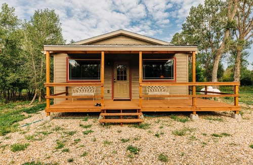 Dayton Villa | The Shire Valley Cottage & Cabin Ranch Retreat