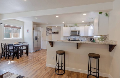 Kellogg House | The Silver Mountain Chalet- Private Hot Tub!