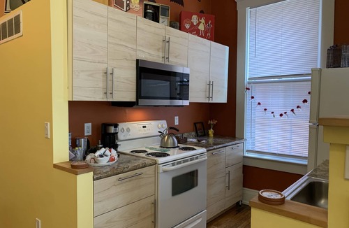Covington House | The Slanted House - Charming and Cozy!
