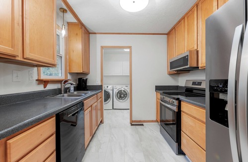 Greensboro House | The Southern Sanctuary: 4-bedroom home in Guilford Hills