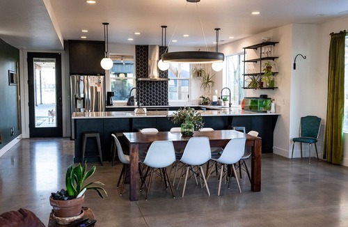 Boise House | The tall black house in Garden City