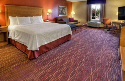 Twin Falls House | The Ultimate Luxury Getaway for Couples! Free WiFi