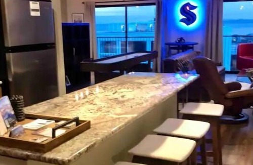Lower Queen Anne Apartment | The View in Lower Queen Anne 29 Nights