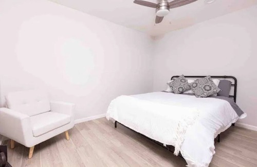Central Escondido House | The Vineyard 2 bedroom condo in Historic Escondido, 10 mins from Safari park!