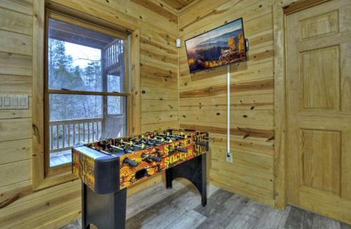 McCaysville Villa | The Waters Edge Game room creek access firepit and tons of outdoor space