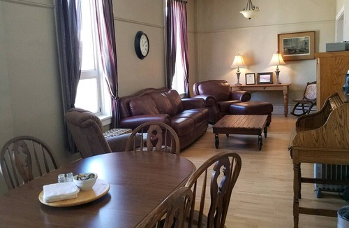 Chester Apartment | The Westland Suite - Historic Lodging, Contemporary Comforts
