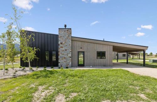 Hamilton House | The Willow Suite Cabin
