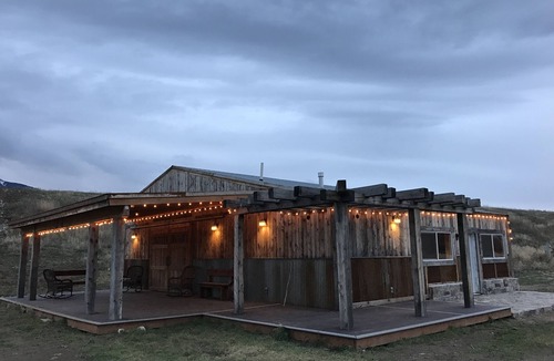 Livingston House | The Yellowstone House and Fisherman's Cabin