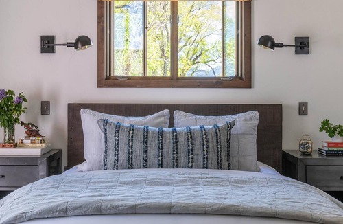 Emigrant House | The Yellowstone River, the beautiful Cutbow Suite and You