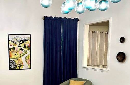 Greensboro House | Theater and game rooms/5 bedrooms/2 king-size beds/TikTok and Instagram wall