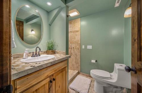 Cliff - Cannon House | Theatrical Escape South Hill Home near Downtown