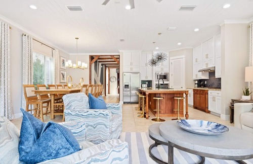 Reunion House | Themed Games,Theater Room | Themed Kids Bedrooms | Private Pool
