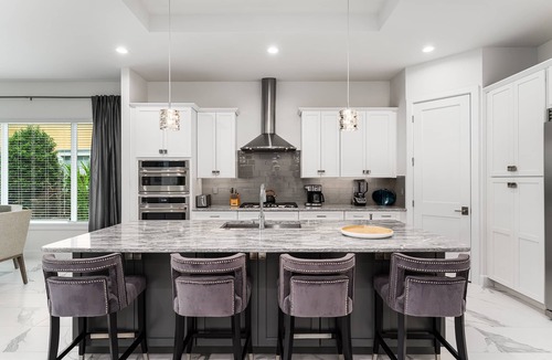 Reunion House | Themed Games, Theater Room | Themed Kids Bedrooms | Private Pool with Golf Putting