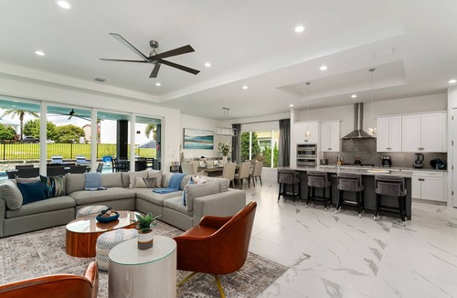Reunion House | Themed Games, Theater Room | Themed Kids Bedrooms | Private Pool with Golf Putting