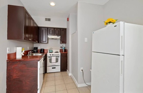 Graduate Hospital Apartment | This apartment is a 1 bedroom(s), 1 bathrooms, located in Philadelphia, PA.