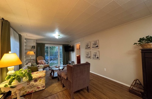 Sheridan Cottage | This cottage is a 2 bedroom(s), 1 bathrooms, located in Bighorn, WY.