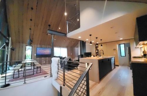 Bozeman House | This Deluxe Modern New 3-Story Home With Central Ac Offers The Best Of Bozeman!