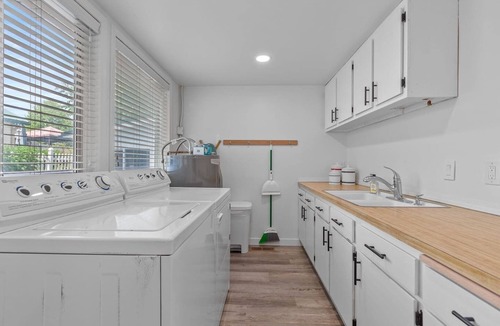 Bayview House | This house is a 3 bedroom(s), 2 bathrooms, located in Bayview, ID.