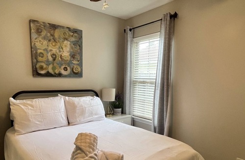 Richmond Hill House | This house is a 3 bedroom(s), 2 bathrooms, located in Richmond Hill, GA.