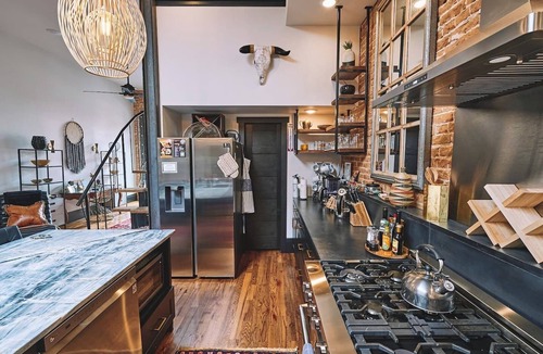 Sheridan Apartment | This loft is a 2 bedroom(s), 2.5 bathrooms, located in Sheridan, WY.