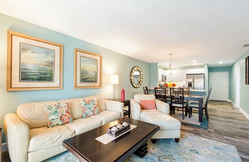 Siesta Key Condo | This third floor 2 bedroom 2 bathroom condominium is located on the Bayside