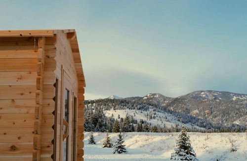 Gallatin Gateway Cabin | Thoughtfully Designed Home with Hot Tub at Aspects