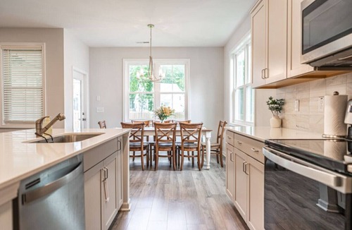Aberdeen House | Three bedroom in United States of America, Aberdeen
