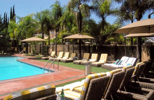 East Hollywood House | Three Family-friendly Rooms! Outdoor Pool, Pets Allowed, Onsite Parking!