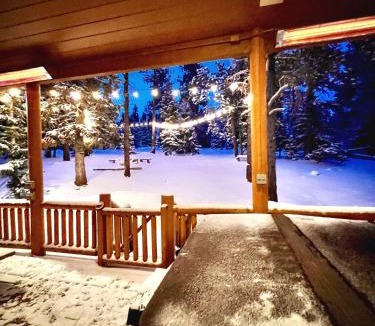 Meadow View Heights House | Three level cabin with Hot Tub