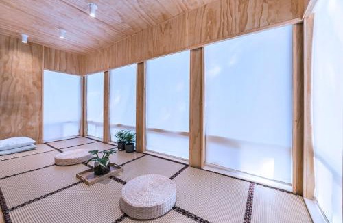 West Side House | Three-Tree Villa-Central Location