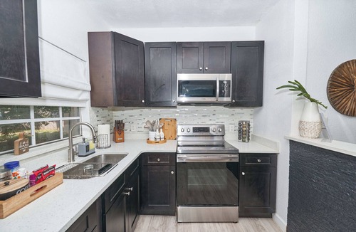 Whispering Oaks House | Tidescape Titusville 3/2 house large backyard, parking, in the center of it all!