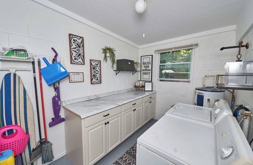 Whispering Oaks House | Tidescape Titusville 3/2 house large backyard, parking, in the center of it all!