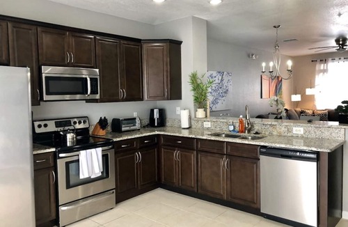 Florida Central Atlantic Coast Cottage | Tideview 166 · NEW Ultra Modern & Super Clean 3 Full Suites