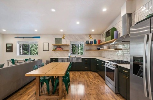 Post Falls House | Timberland Perch | Contemporary Lake Living