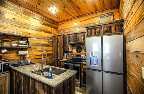 Hochatown Cabin | Timberline Retreat with Games, Fireplaces, Hot tub, Playground Set, No Pets