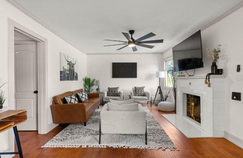 Vancouver House | Timeless Historic Home Near Downtown