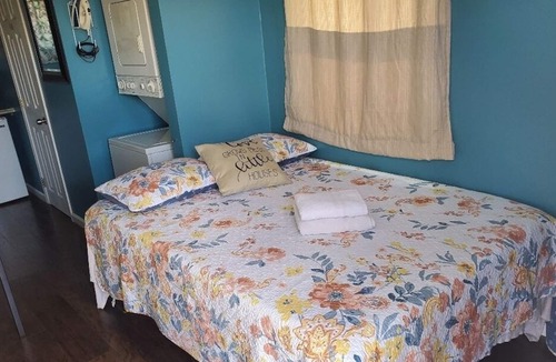 Stockton Cottage | Tiny Home Experience