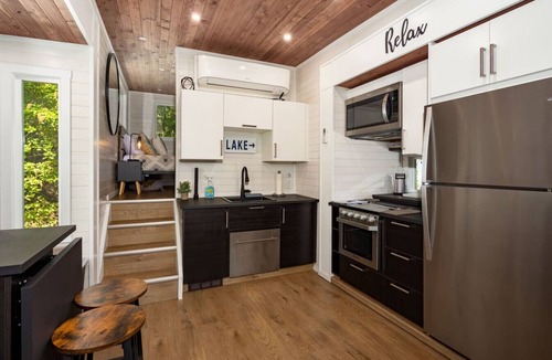Sagle House | Tiny Home Paradise Stay w/Lake & Mountain Views
