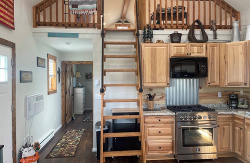 Cody House | Tiny house hideaway just outside of town