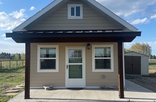 Cody House | Tiny house hideaway just outside of town