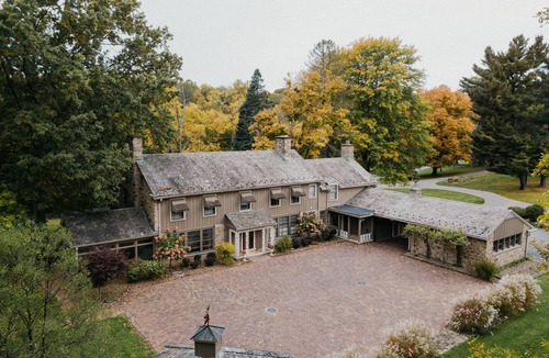 Hubbard House | Tod Mansion on Private Estate: 6000 Sq Ft sleeps 16 with 6 bathrooms