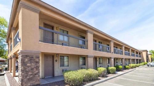 Tolleson Apartment | Tolleson Studio Home with Pool Access